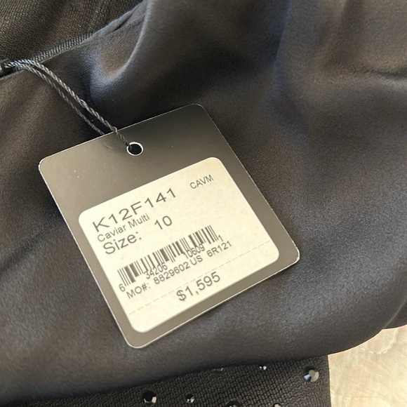 St. John very beautiful dress - Picture 7 of 8